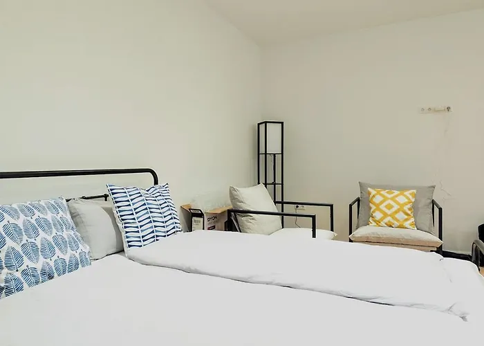 Neue Kiezwohnung Im Hinterhof برلين