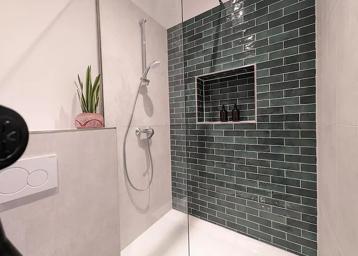 Neue Kiezwohnung Im Hinterhof * برلين